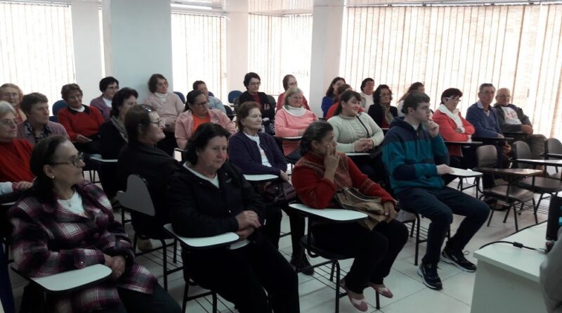 Idosos nas salas de aula